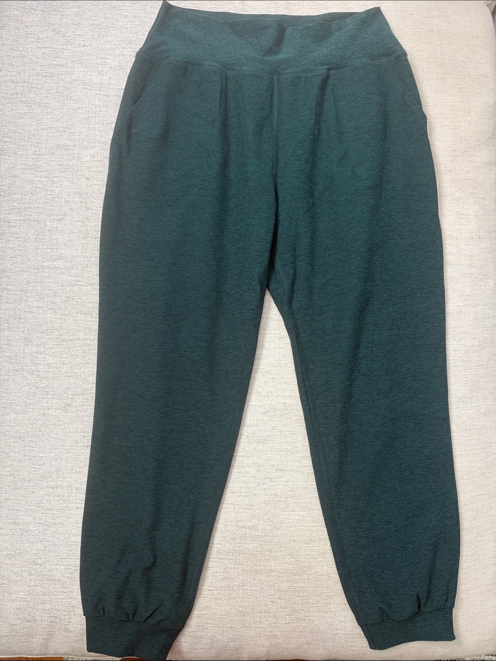 Beyond Yoga Women’s Dark Green Jogger Pants